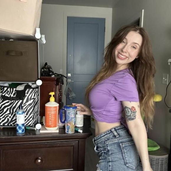 Meet your Posher, Sylvia - Picture 1 of 1